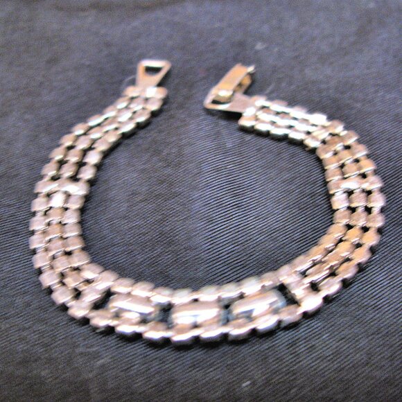 VINTAGE RHINESTONE LOT, SPARKLY VARIETY, JEWELRY FOR ANY OCCASION - Picture 11 of 16